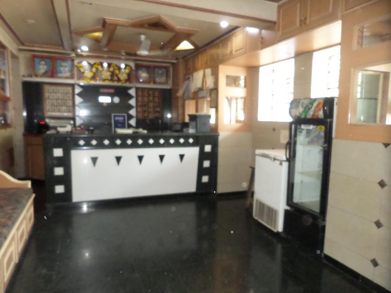 Hotel Padma Nashik Εξωτερικό φωτογραφία